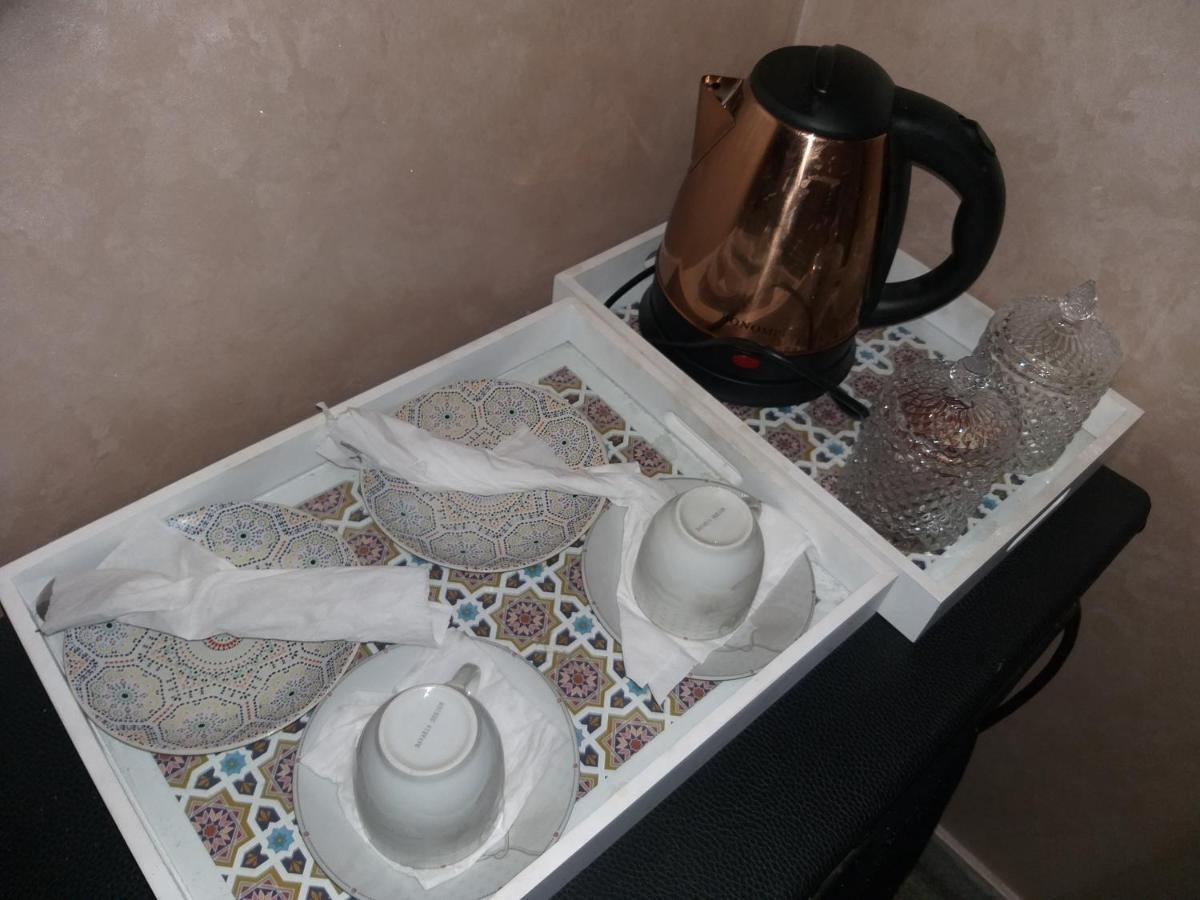 Hotel Lahlou Riad Cafeteria Уджда Экстерьер фото
