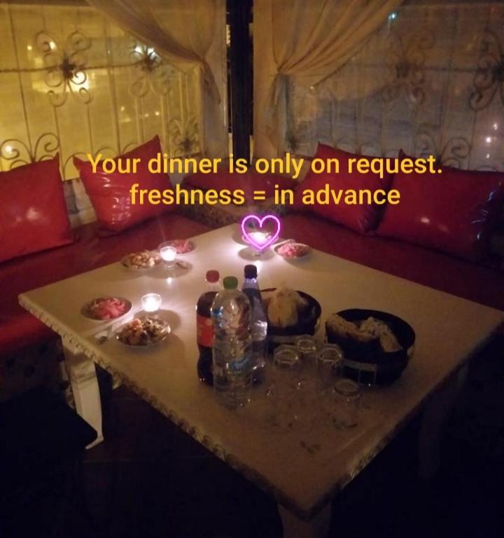 Hotel Lahlou Riad Cafeteria Уджда Экстерьер фото