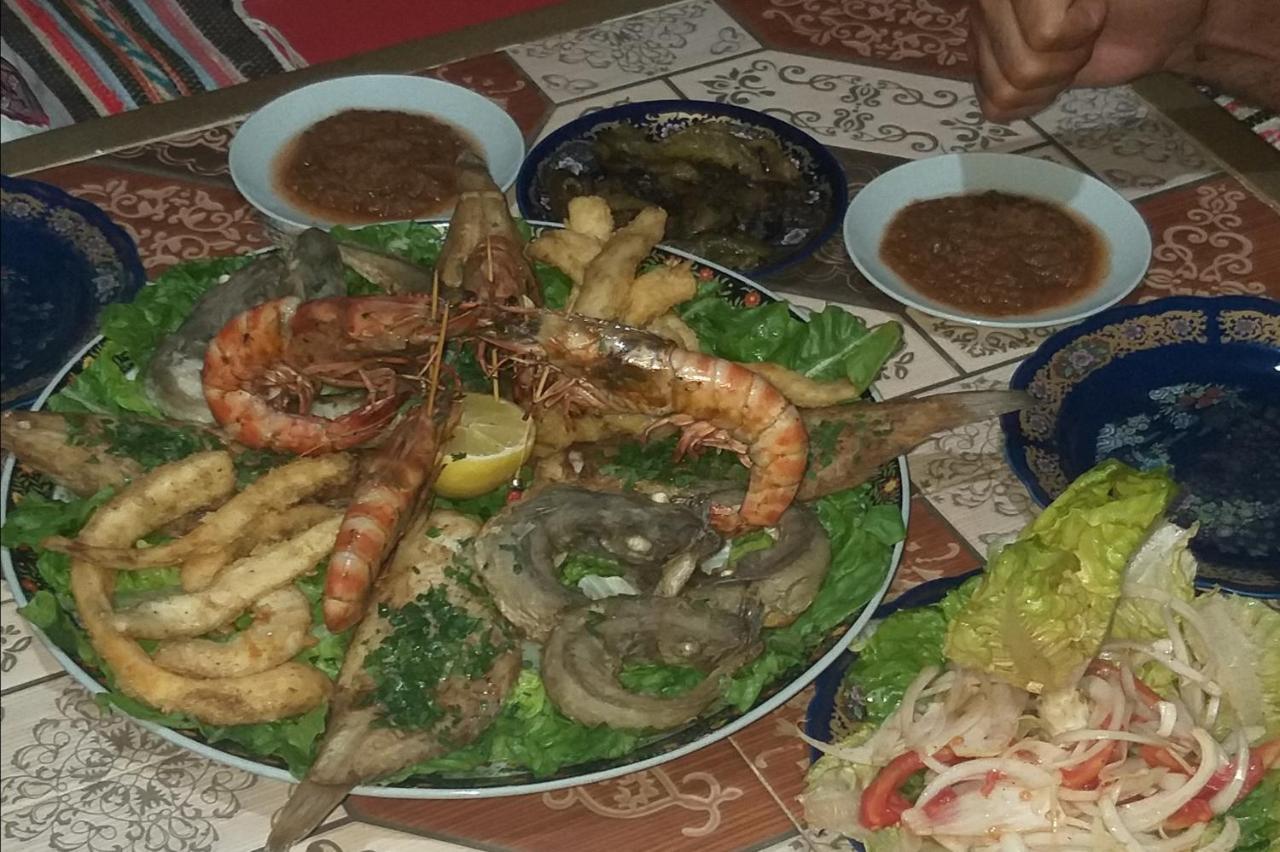 Hotel Lahlou Riad Cafeteria Уджда Экстерьер фото